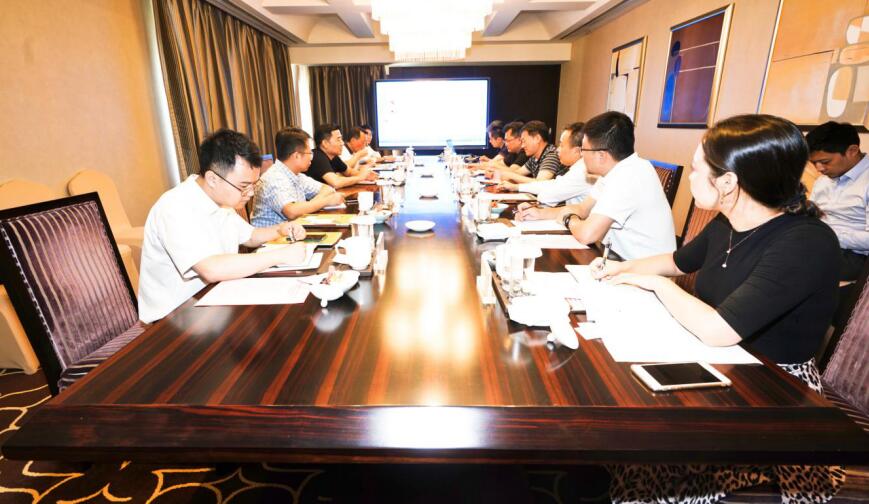 尊龙集团官网集团与中国游览集团西南区域总部互换座谈