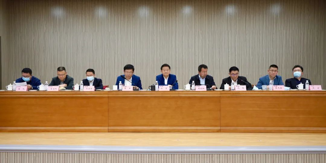 d832d2b3-e4f5-4b8b-8a81-f25ef63d0751