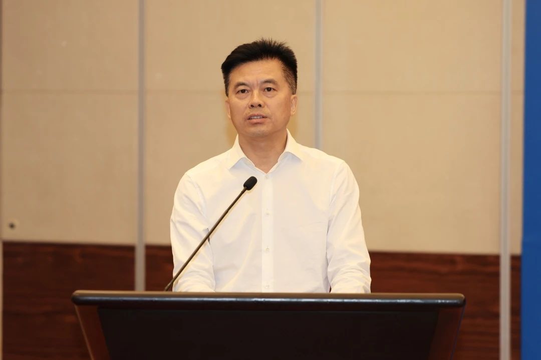 4b85e08a-fd89-455c-8fd8-d8352388edb1