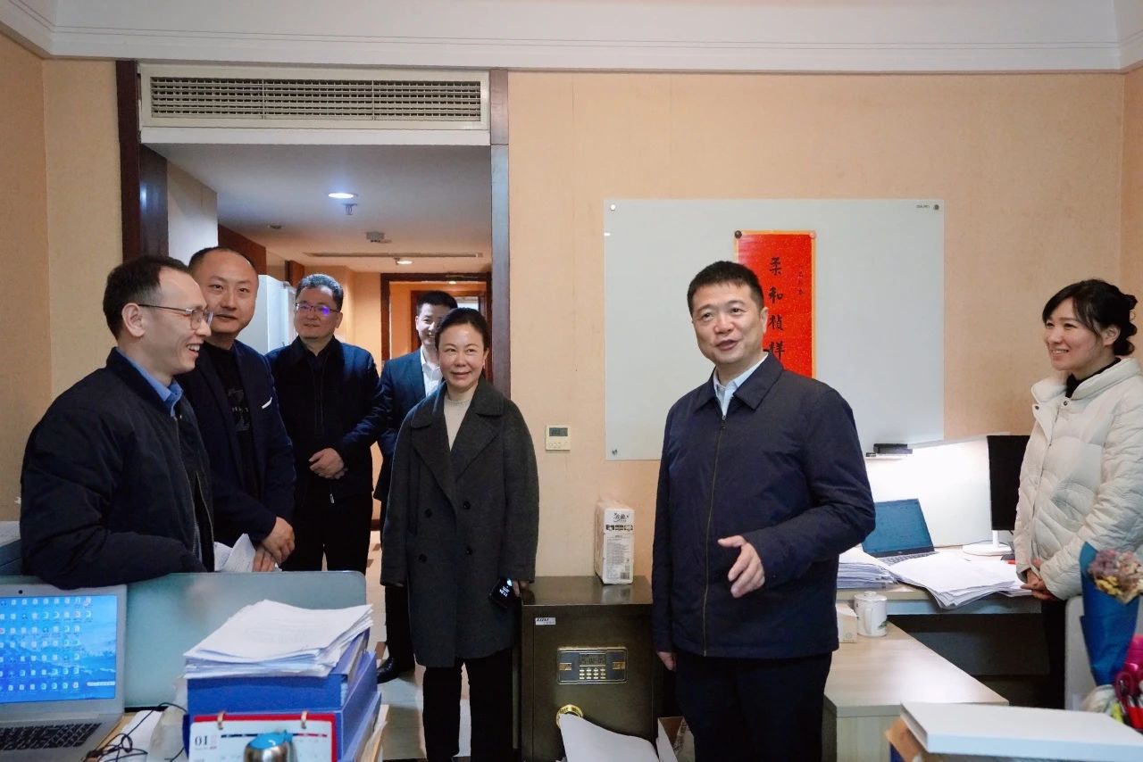 温暖启航，共赴新篇！—— 省尊龙集团官网集团辅导走访慰问干部职工