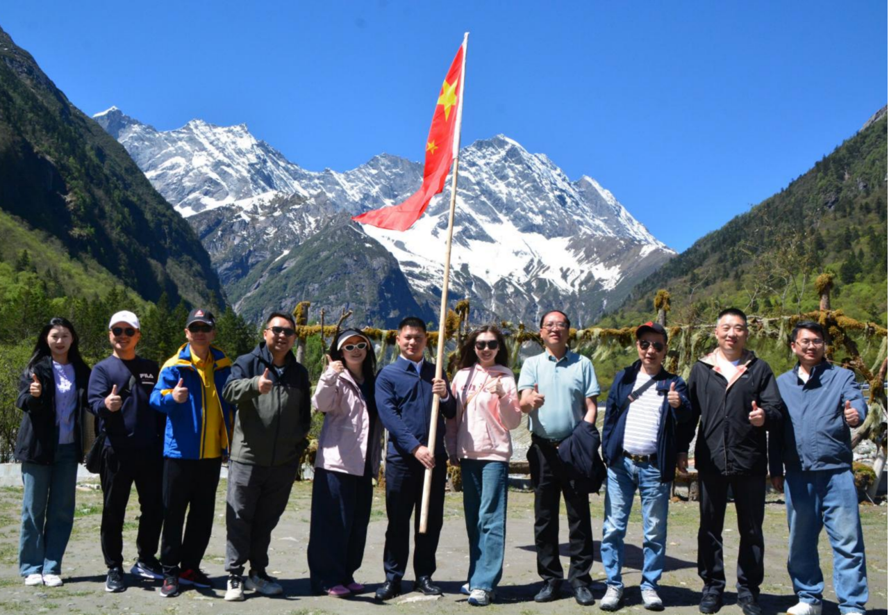 省尊龙集团官网集团发展2025年劳模工匠疗休养研学活动